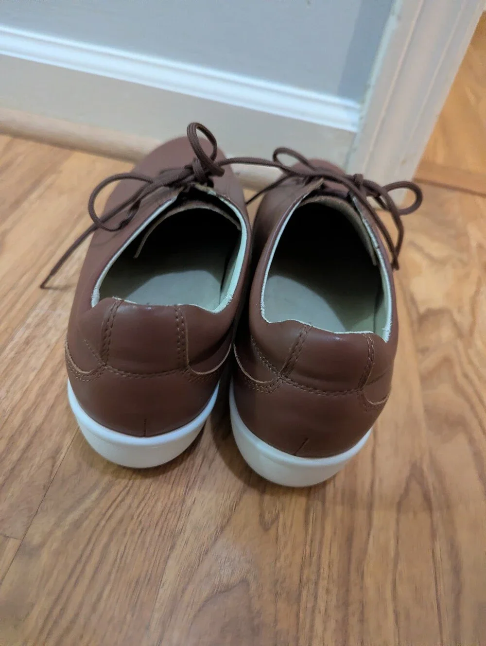 Women's Brown Casual Leather Lace-Up Sneakers